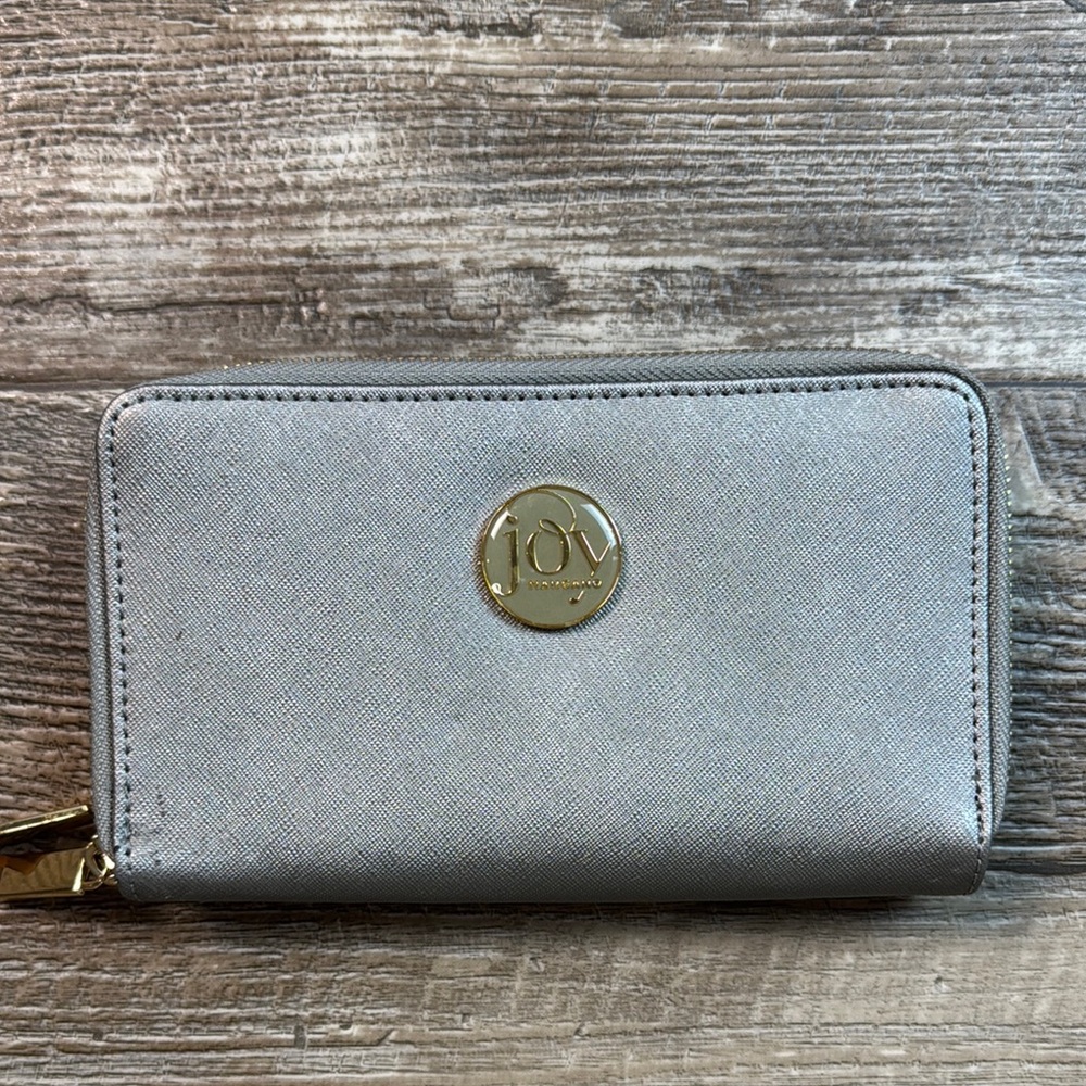 Joy Mangano Gray Wallet Sleek Design Zip-Around